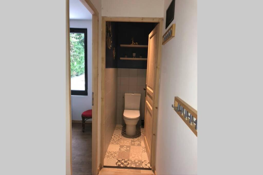 Pays-de-Belvès. Maison entre campagne et village. Extérieur photo